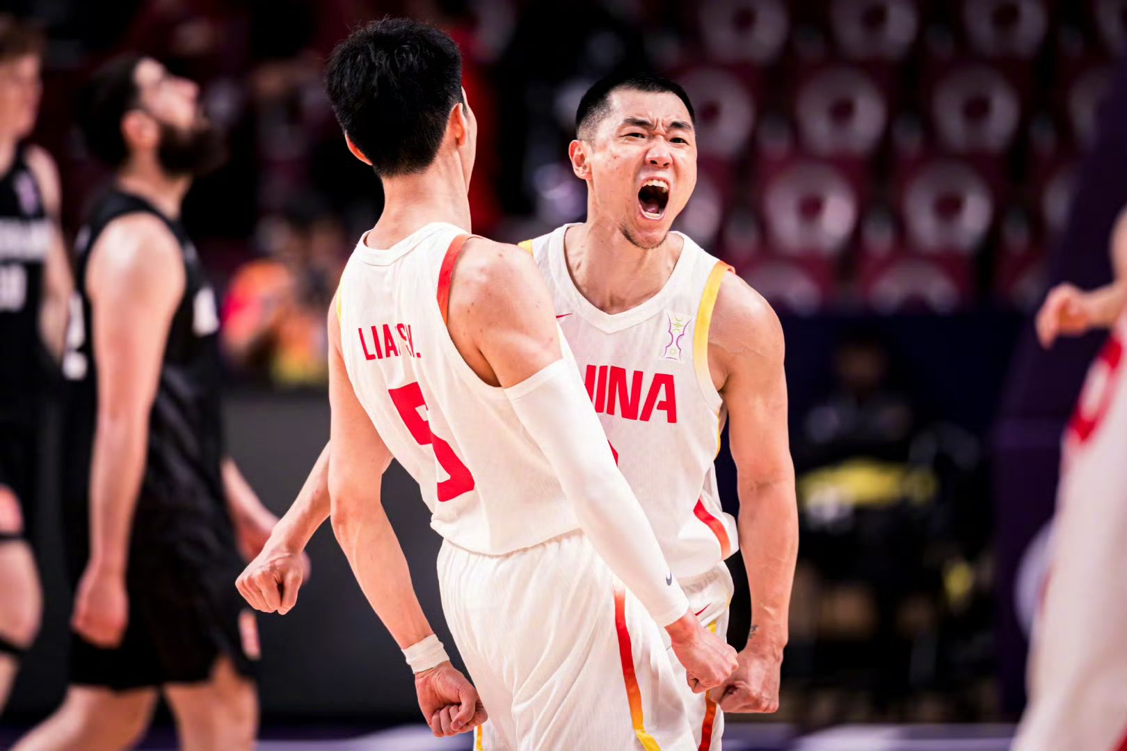 乐鱼体育平台-葡超关键时刻走向成谜,深圳男篮战术微调,目标明确,球队文化再被提及(主队受让2球出了1比3)