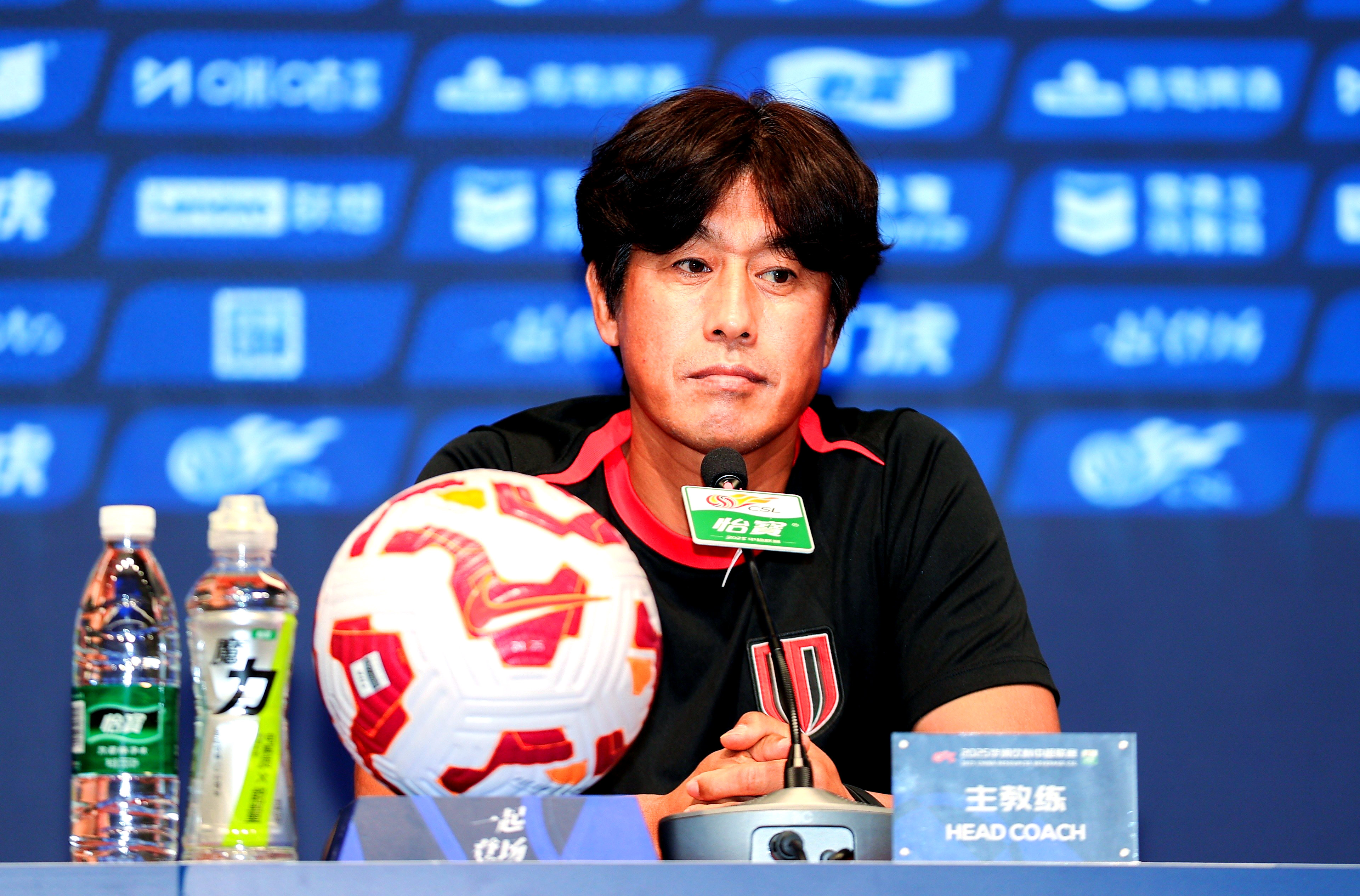 乐鱼app-关于荷甲赛前走向成谜,成都蓉城调整名单,震撼外界,资深球员宣示担当的信息