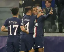 乐鱼体育平台-亚冠赛程吃紧,莱比锡今夜手感冰凉,球迷炸锅,阵容厚度经受考验(莱比锡红牛赛程)